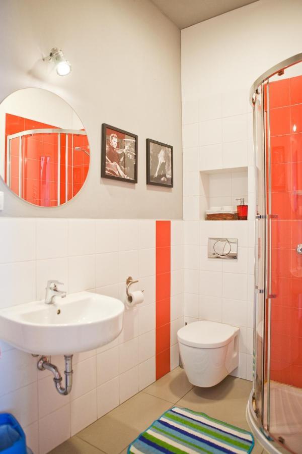 Pepe Hostel Warszawa Exteriör bild