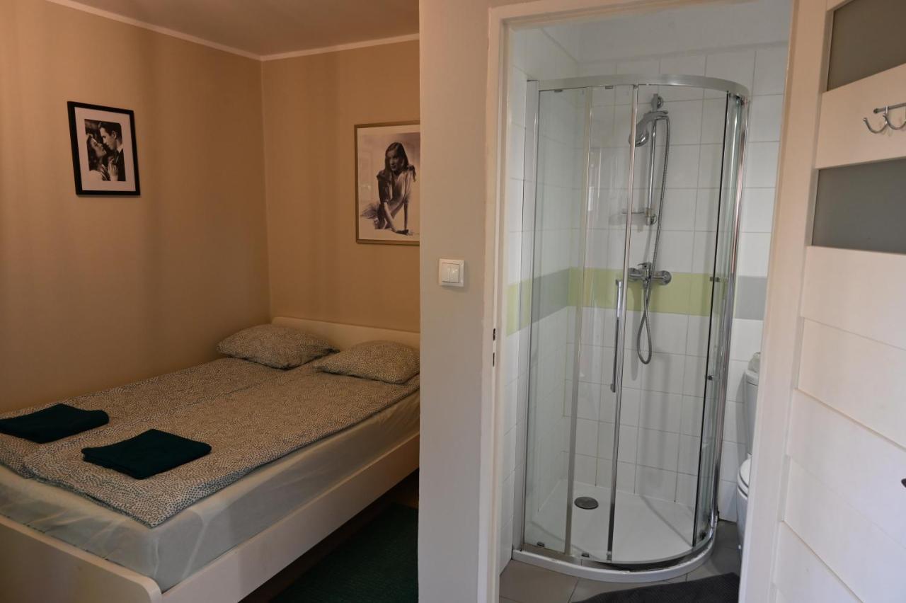 Pepe Hostel Warszawa Exteriör bild